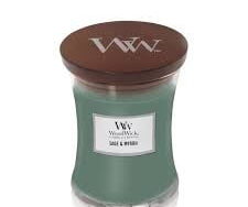 Woodwick - Sage & Myrrh (medium Candle)